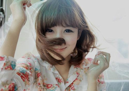 拍(pāi)照姿势(shì)大全 拍照姿(zī)势大全